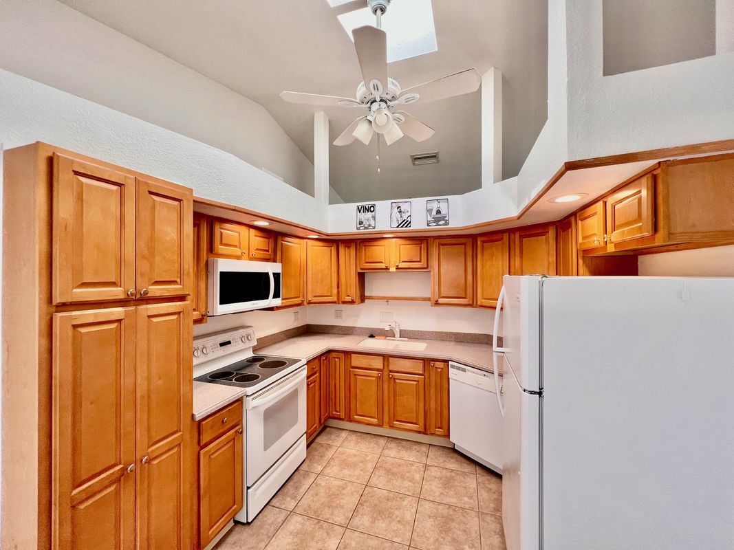 Foto del edificio - 931 Fairfax Terrace NW