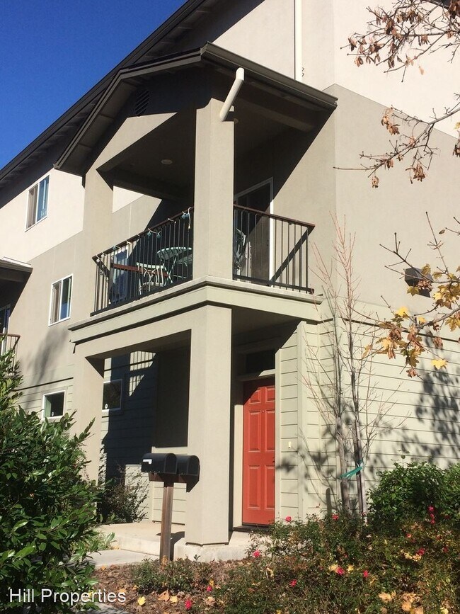 Building Photo - 710 Ivy St