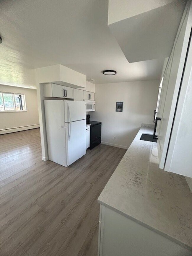 Foto del edificio - Beautiful 2 Bed 1 Bath in Wheat Ridge CO