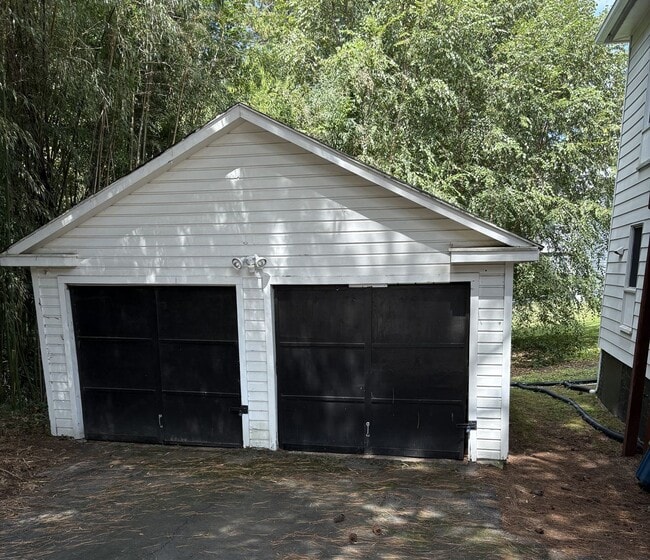 Building Photo - 1422 James St