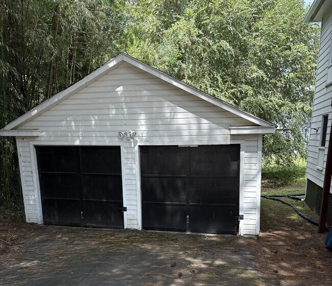 Foto del edificio - Spacious Renovated Lakewood Duplex with All Appliances! Walk to Restaurants and Coffee!