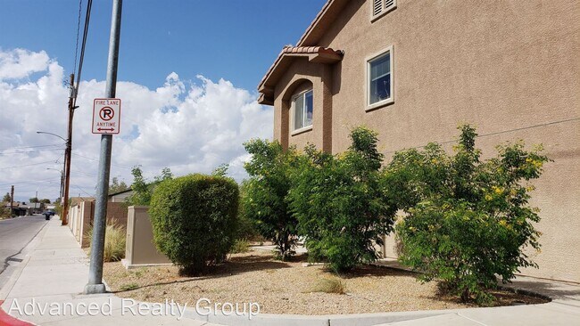 Building Photo - 448 Hunter Dr