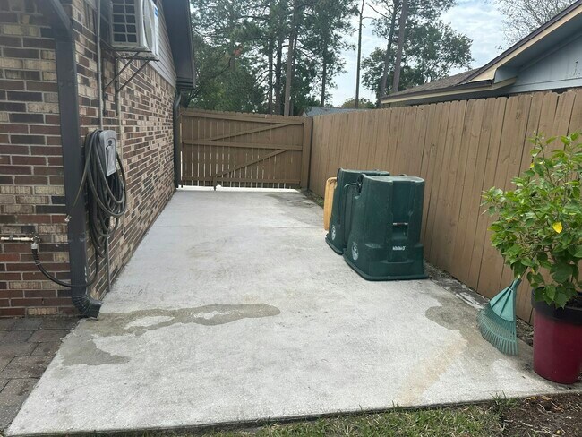 Building Photo - 4123 Lazy Hollow Ln N