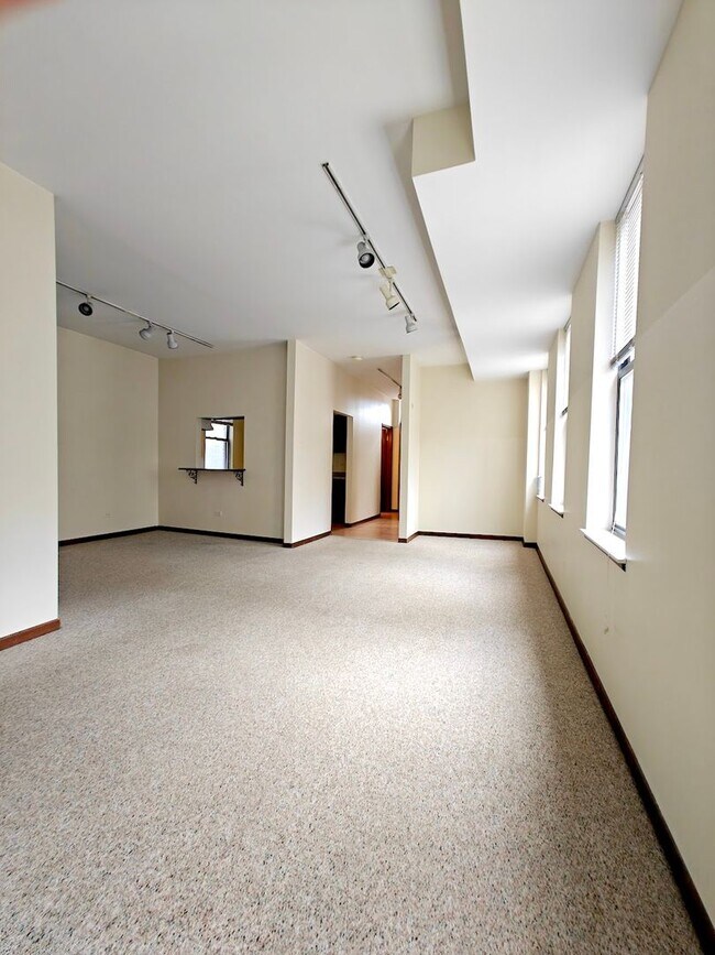 Foto del edificio - 856 N May
