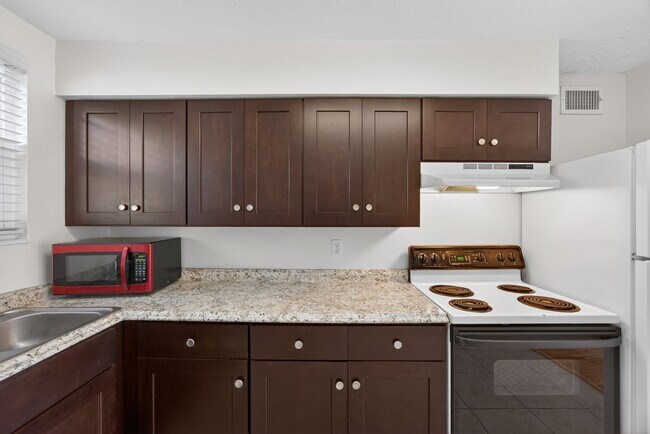 Foto del edificio - Unit For Rent In Jacksonville