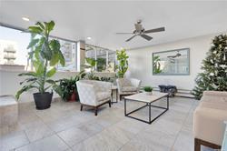 Foto del edificio - 840 Shore Rd