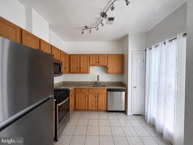 Foto del edificio - 4142 Fountainside Ln