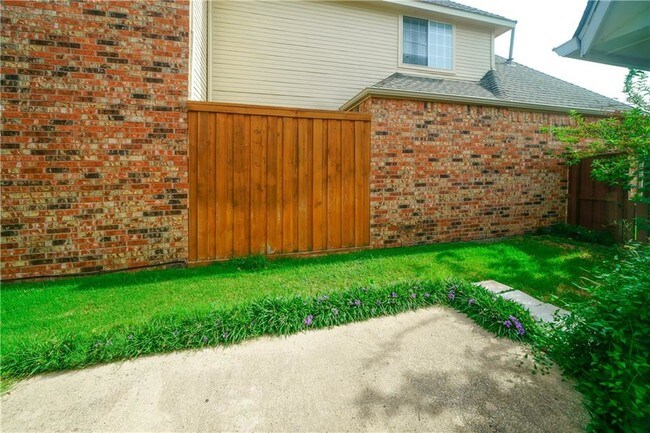 Building Photo - 4017 Bramley Way