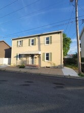 Building Photo - 114 Thompson St