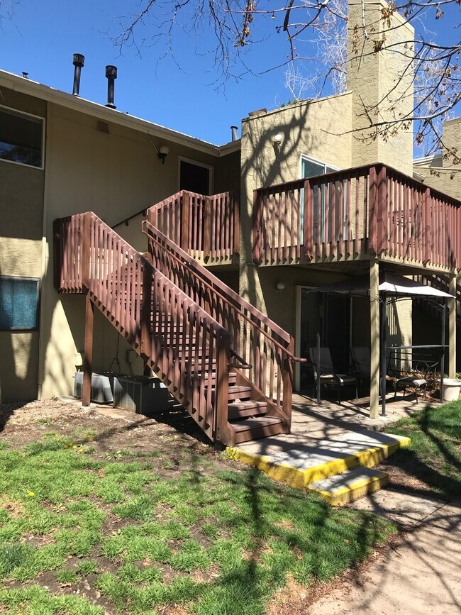 Building Photo - 5300 E Cherry Creek S Dr