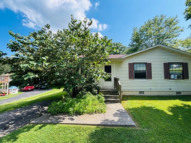 Foto del edificio - 2 Bedroom 1 Bath Duplex