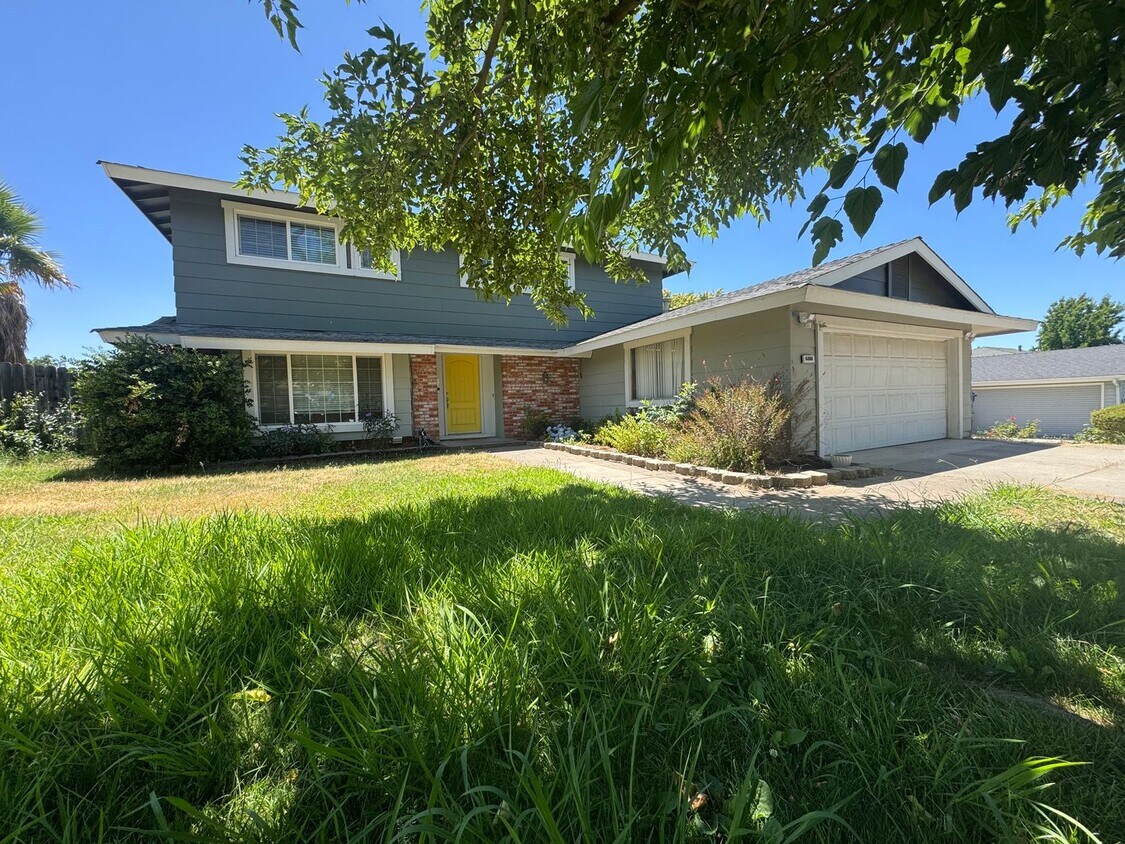 Foto principal - 4 bedroom | 2.5 bathroom | Fair Oaks with ...
