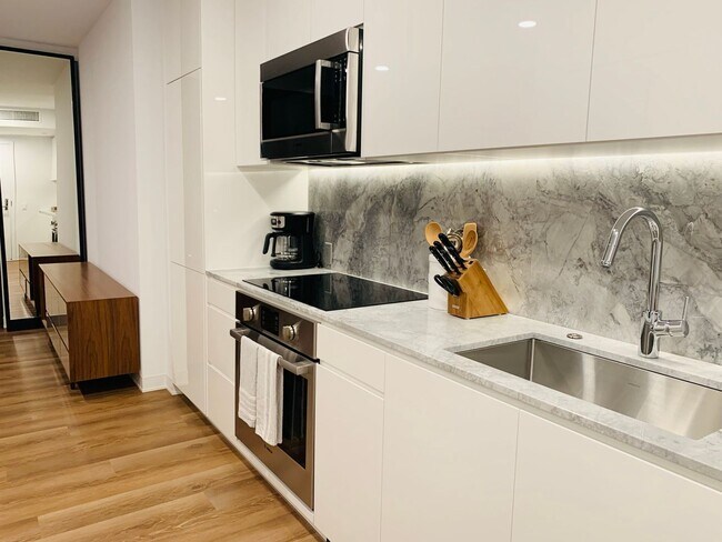 Foto del edificio - 'A'ali'i - Move In Fully Furnished Studio
