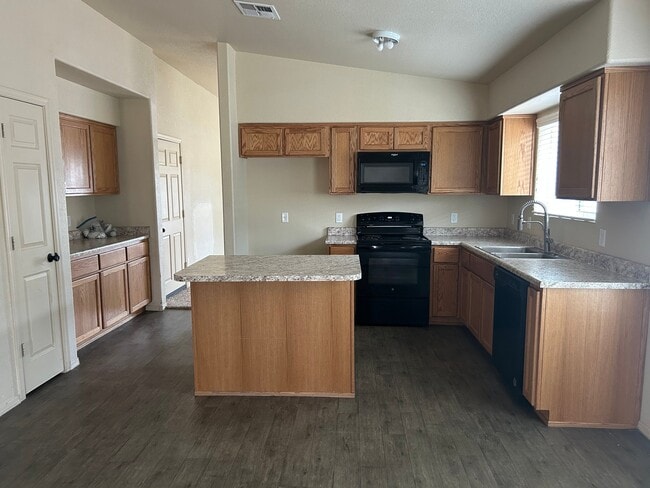 Building Photo - 7826 E 44th Pl