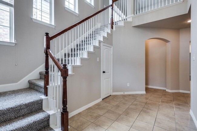Building Photo - 205 Chester Dr