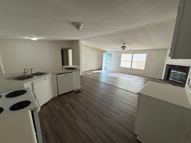 Building Photo - 2168 Lee Rd 430