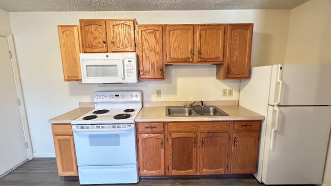 Building Photo - 3736 Carman Rd