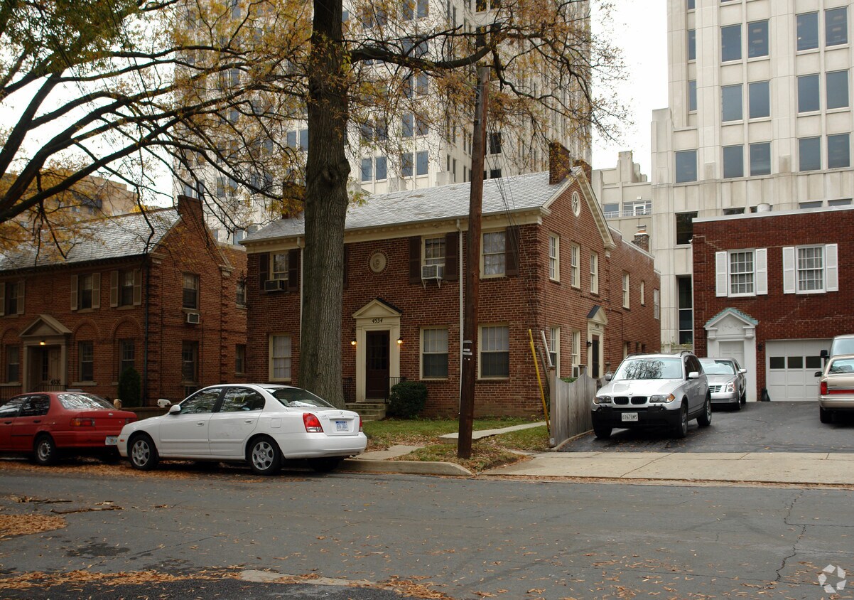 Primary Photo - 4534 Avondale St