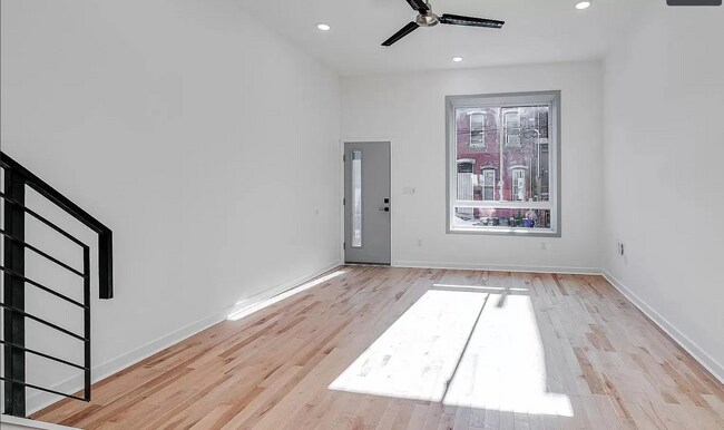 Foto del edificio - 1719 Arlington St