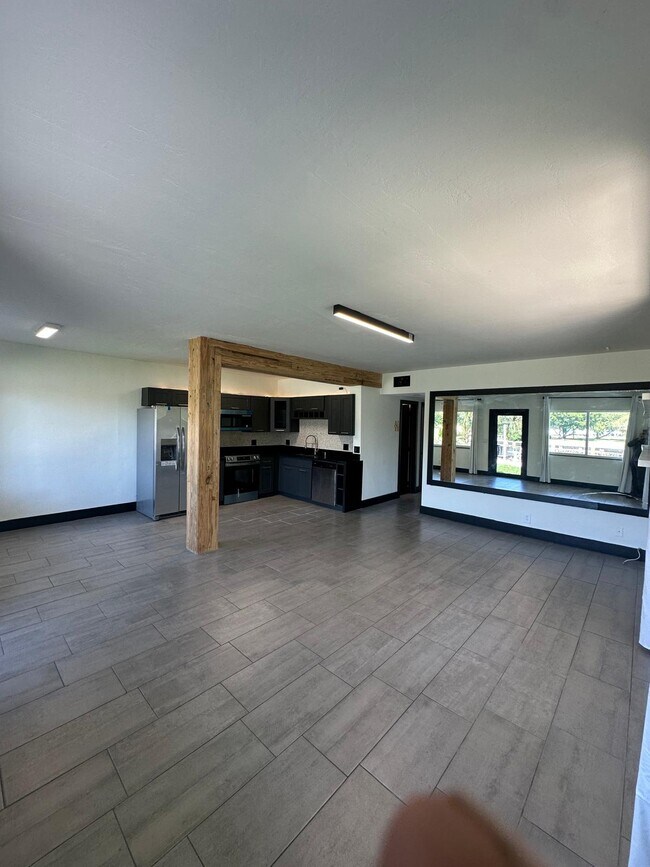 Foto del edificio - 455 Golden Isles Dr