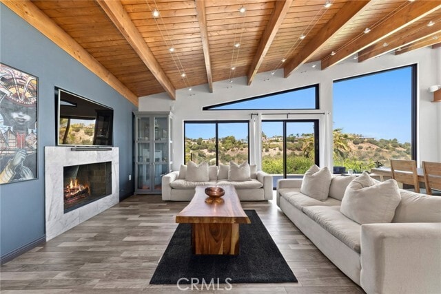 Building Photo - 3655 Glenridge Dr