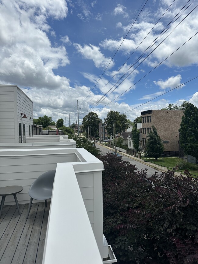 Building Photo - 1056 2nd Ave S