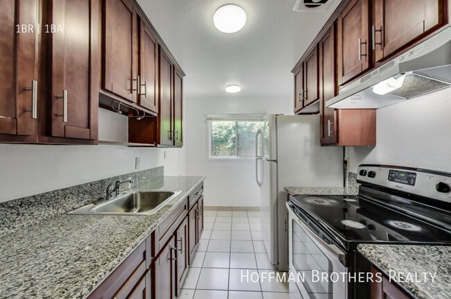 Foto del edificio - 2554 E 16th St