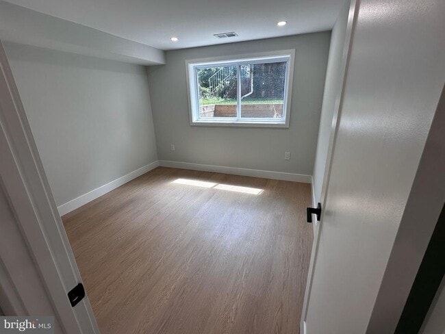 Building Photo - 7506 Wellesley Dr