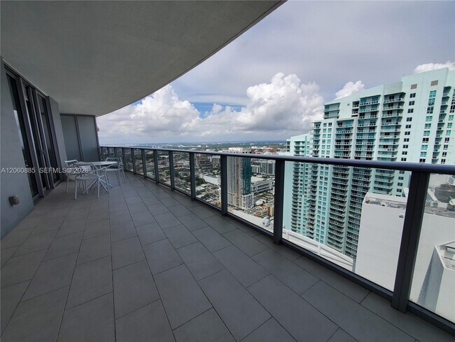 Foto del edificio - 488 NE 18th St