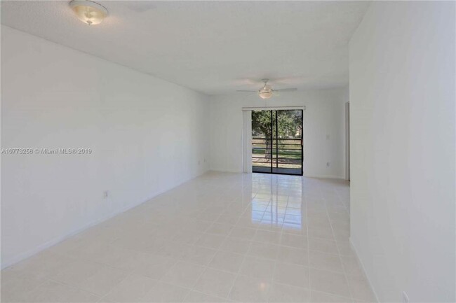 Foto del edificio - 2 bedroom in Hammocks FL 33196