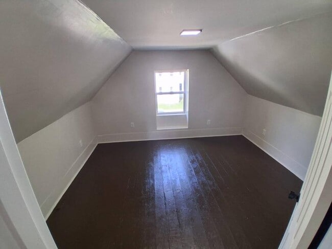 Building Photo - 3.0 bedroom in Richmond Indiana 47374