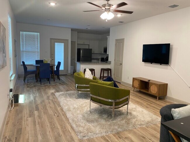 Sala de estar - 7511 Gramercy Way