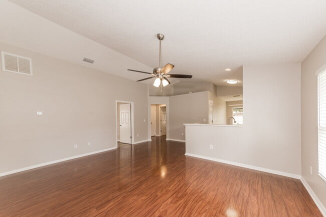 Building Photo - 6720 Summer Haven Dr