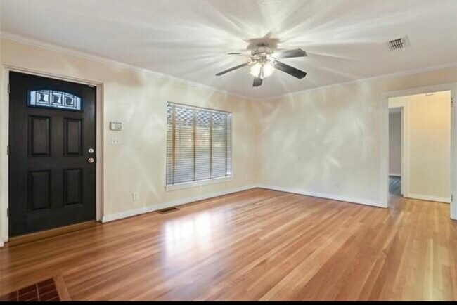 Foto del edificio - 2732 6th Ave