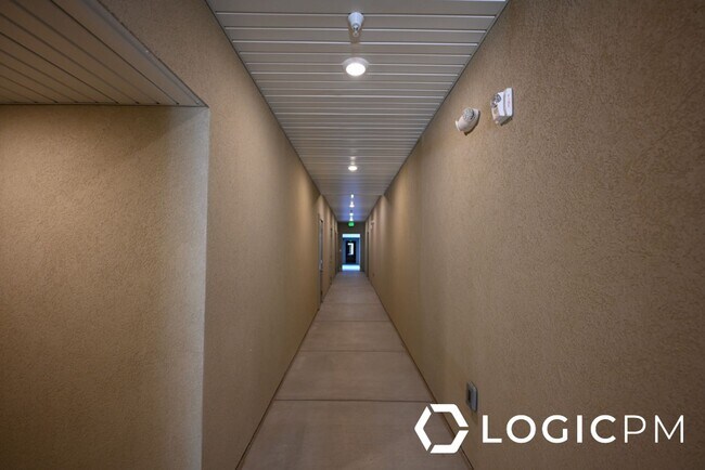 Foto del edificio - BRAND NEW CONDO IN EXCELLENT LOCATION!