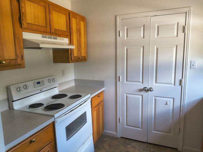 Foto del edificio - 52 Deer Ridge Rd