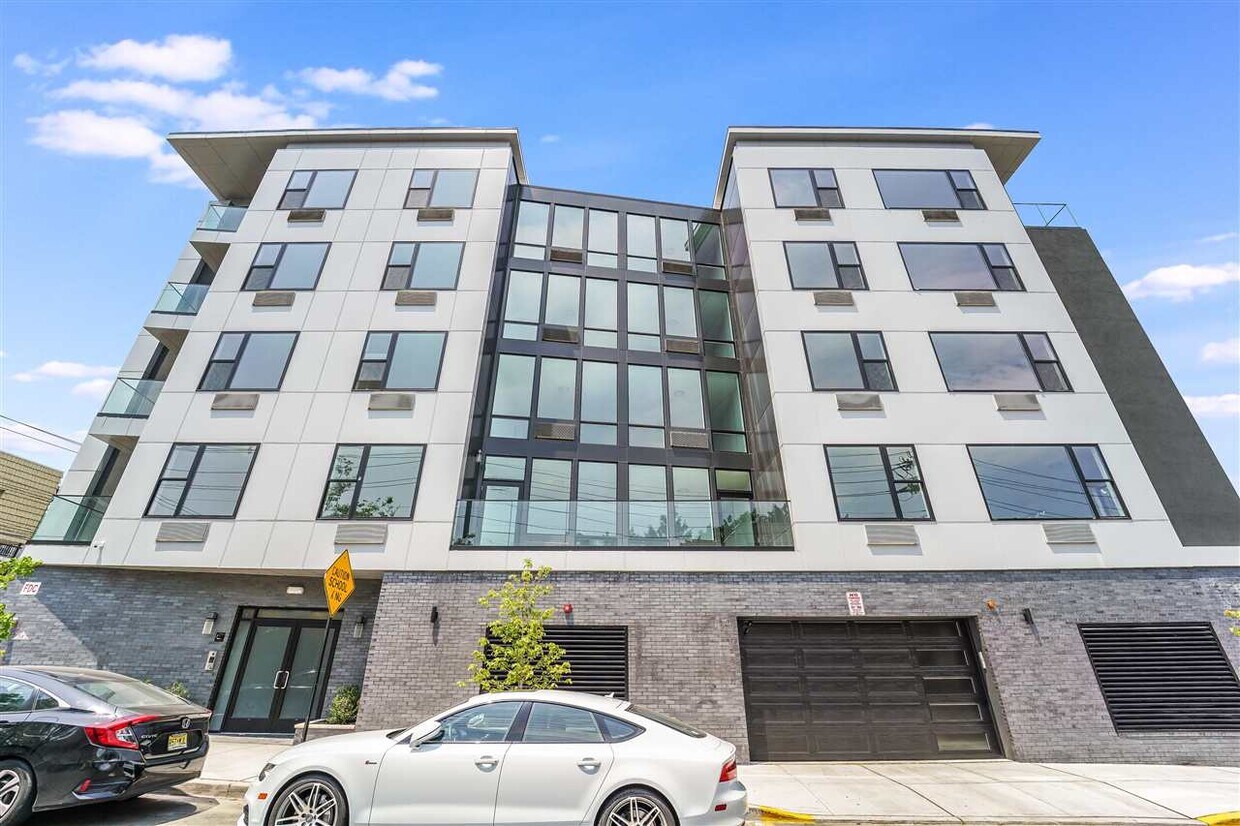 400 69th St Unit 201, Guttenberg, NJ 07093 Condo for Rent in