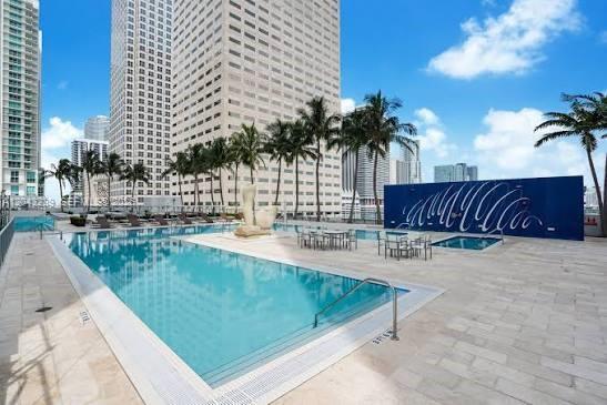 Foto del edificio - 335 S Biscayne Blvd