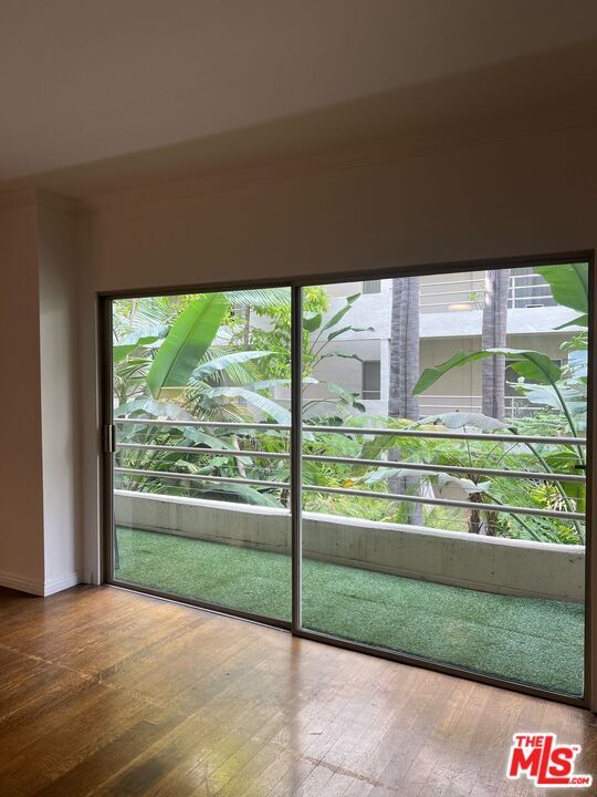 Foto del edificio - 1131 Alta Loma Rd