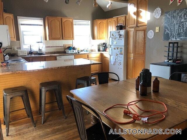 Building Photo - 42 Brainerd Rd