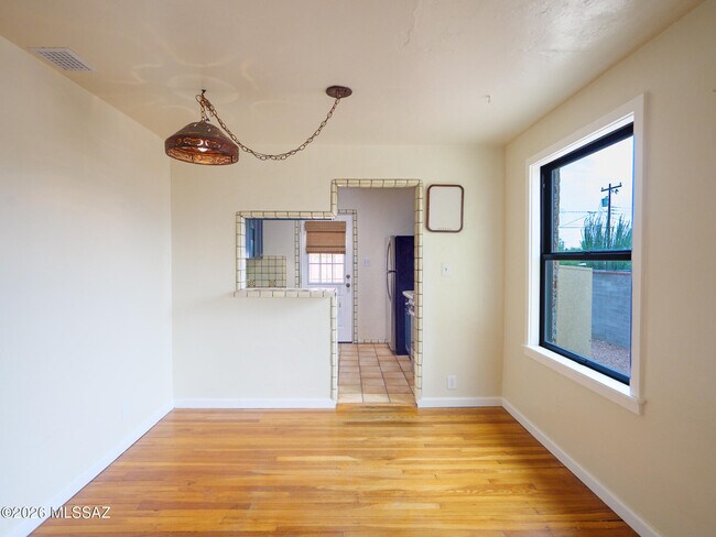 Foto del edificio - 1404 E Silver St