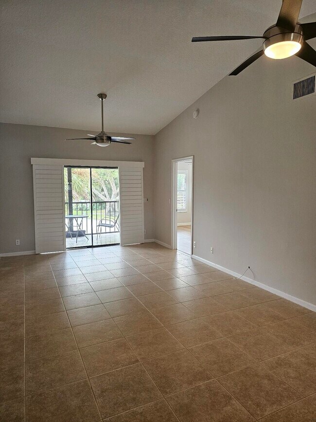 Foto del edificio - 3375 Jaywood Terrace