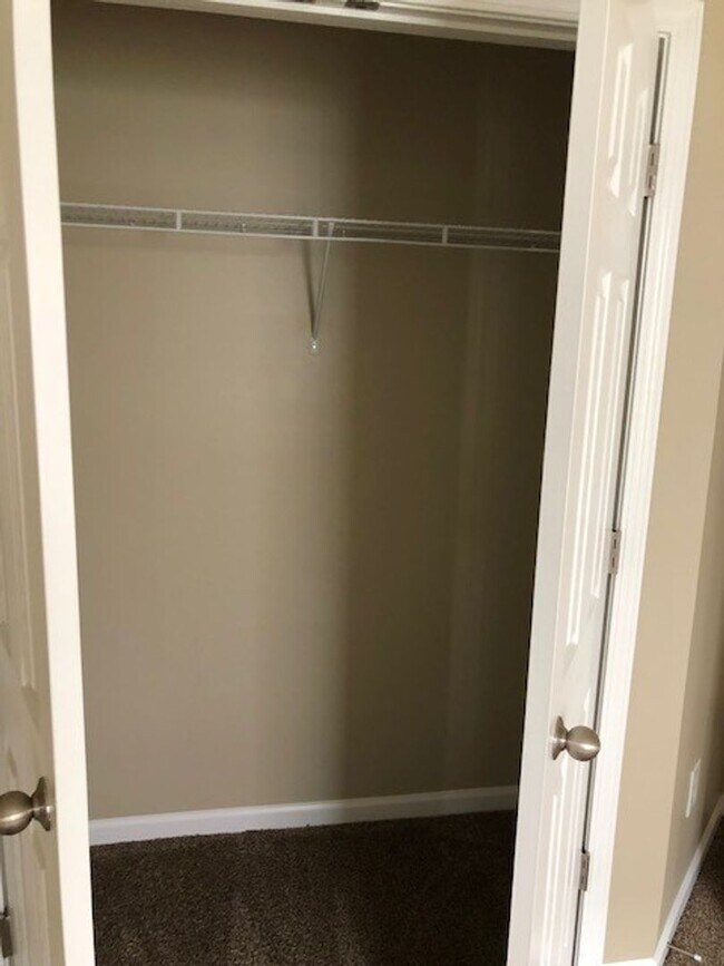 Foto del edificio - Brentwood Townhome For Lease