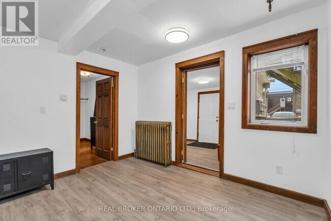 Photo du bâtiment - UNIT B - 18 FIRST AVENUE