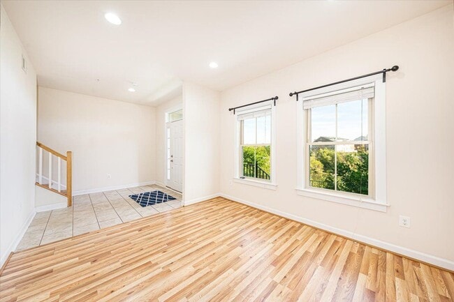 Foto del edificio - 9128 Kenway Ln
