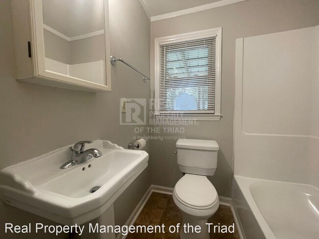 Foto del edificio - 2 br, 1 bath House - 121 Robbins Street