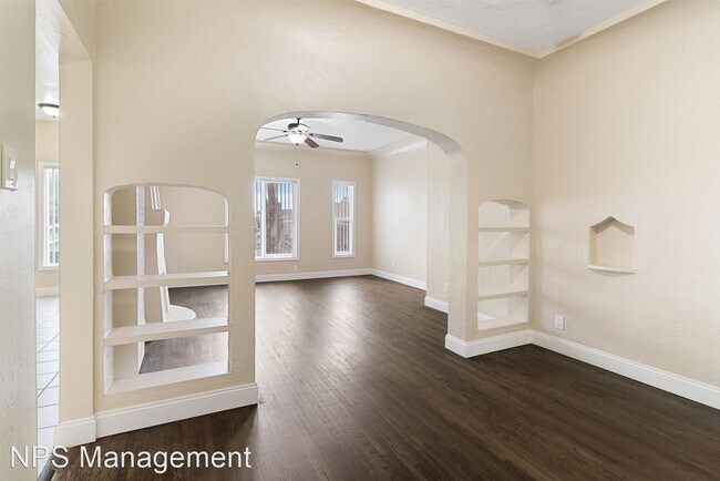 Foto del edificio - 2 br, 1 bath Apartment - 1049 Lime Ave. 10...