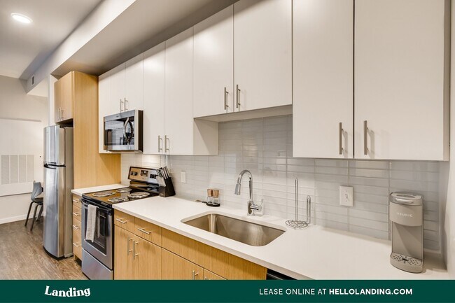 Foto del edificio - 2450 S University Blvd