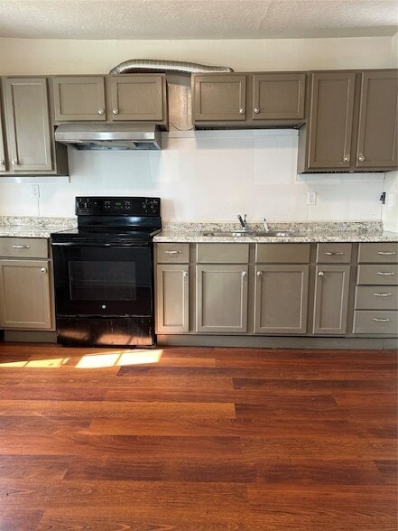 Photo - 1125 E 27th St House