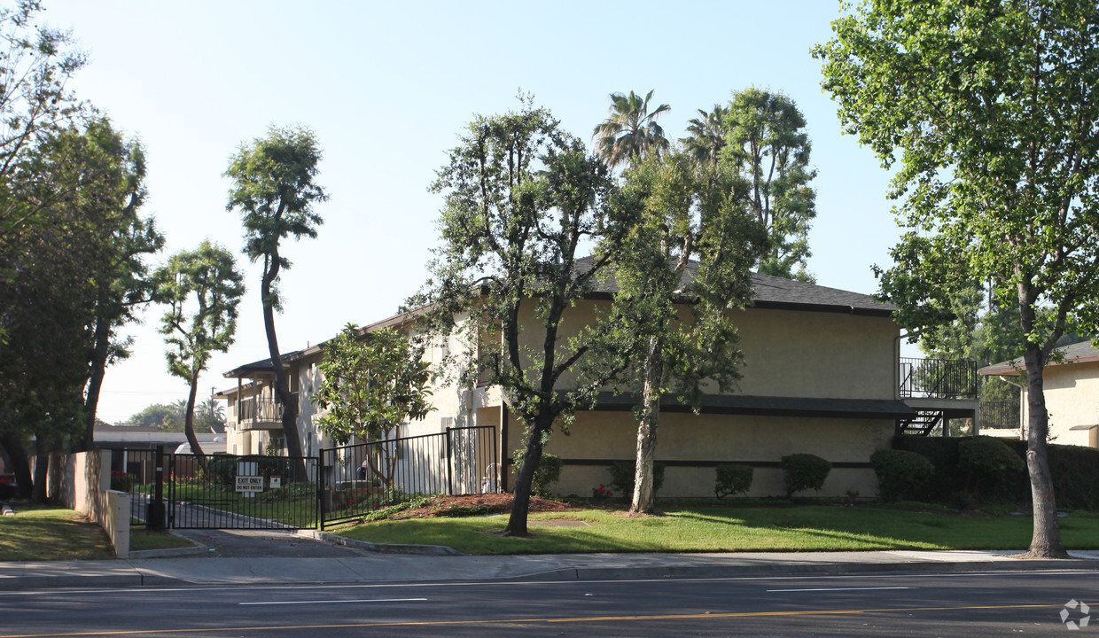 Foto del edificio - Sunset Oaks Apartments